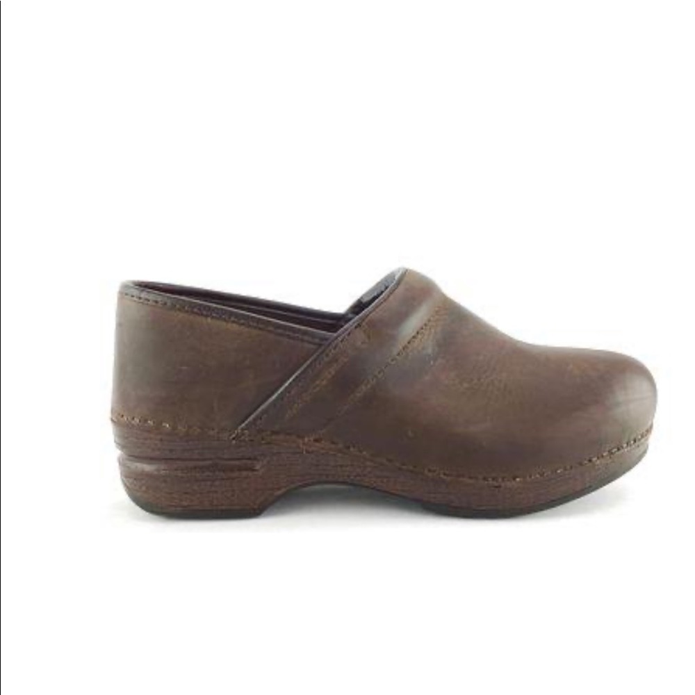 Dansko women’s size 8.5-9 brown leather clogs